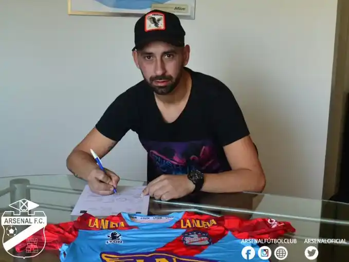 El exSantamarina, Miracco, en Arsenal