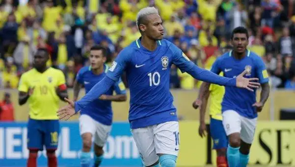 Con look y festejo a lo Messi, Neymar guió a Brasil hacia la victoria