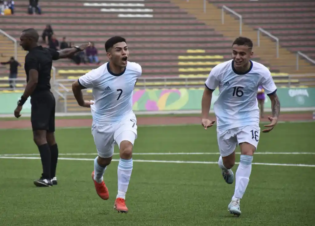 En el debut, Argentina se impuso frente a Ecuador