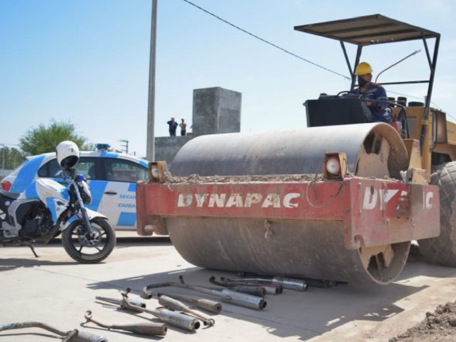 Arroyito destruye caños de escapes libres de motos secuestradas