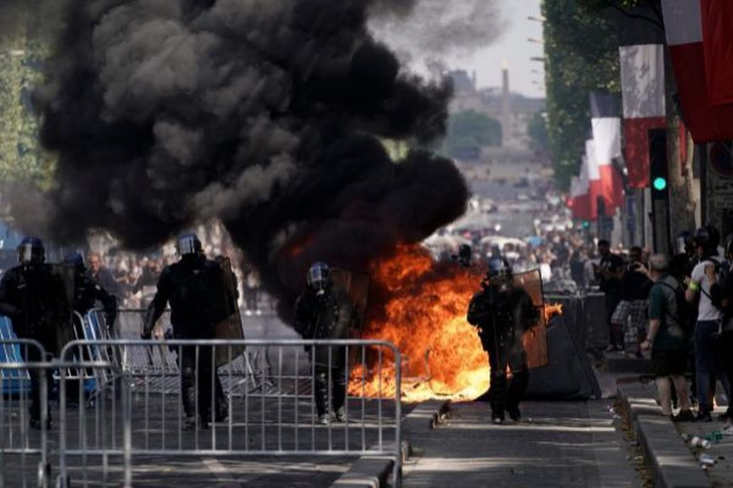 París: más de 150 detenidos durante una  fiesta nacional