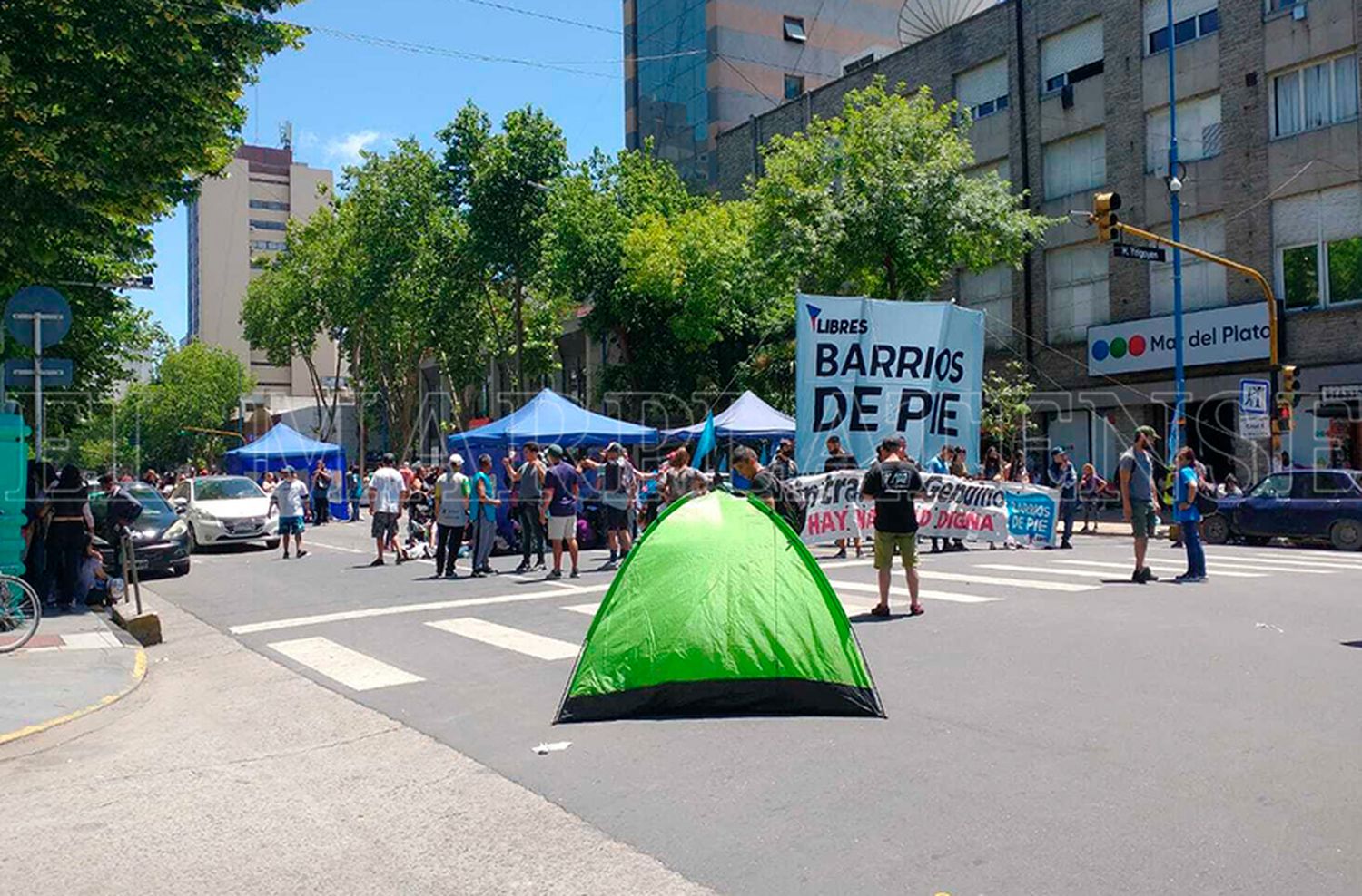 "El reclamo de las canastas navideñas es un granito de arena al reclamo del trabajo genuino"