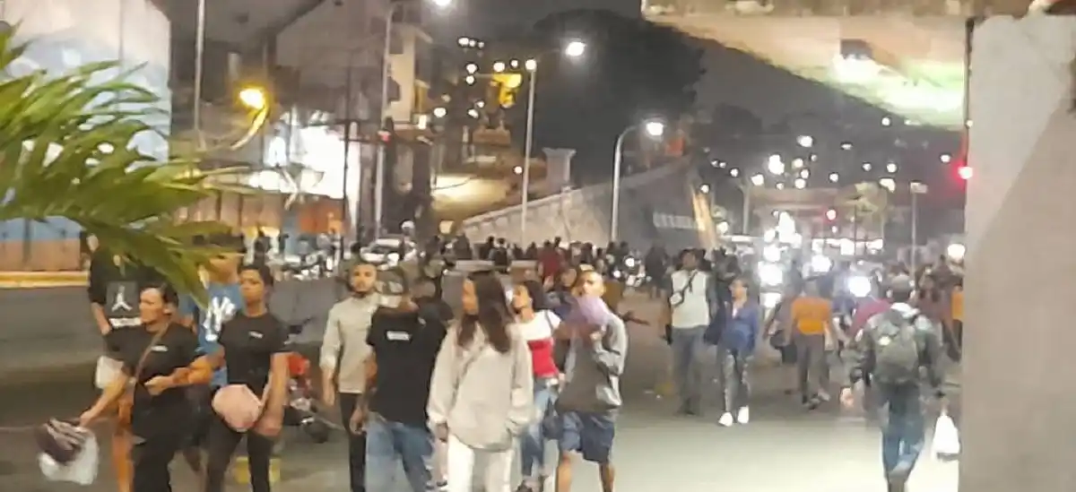 ¡TRAS DETENCIÓN DE COLECTIVOS! SITUACIÓN IRREGULAR en puesto policial de Petare este #4Feb (+VIDEO)