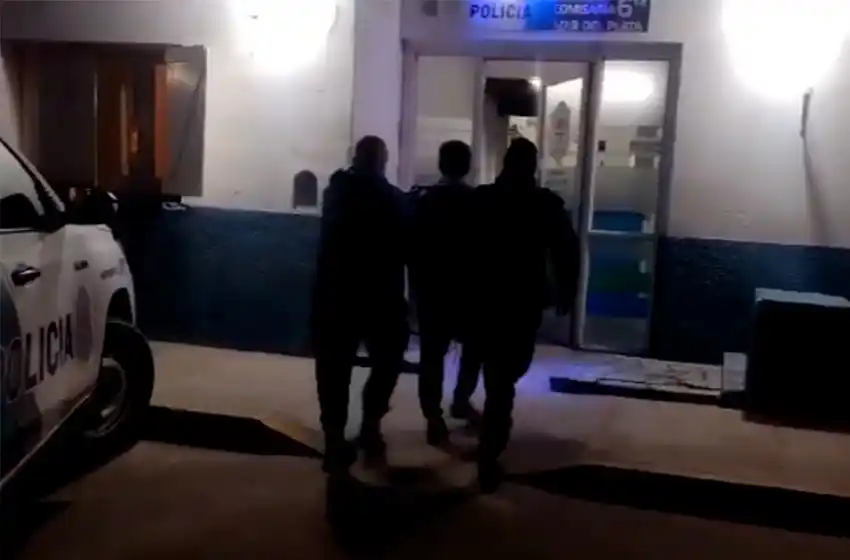 Le dio una trompada a un policía que intercedió tras llamado por conflicto familiar