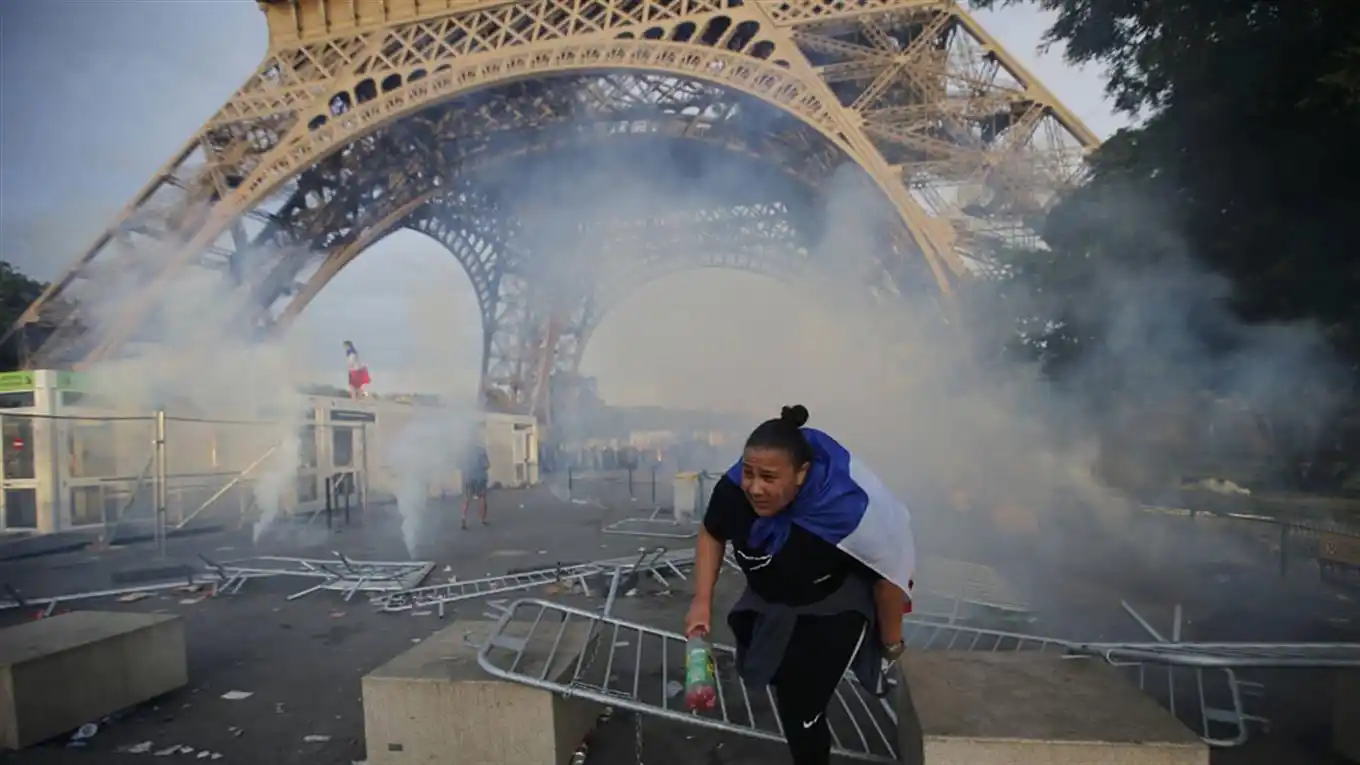 Protegerán la Torre Eiffel con un cristal blindado