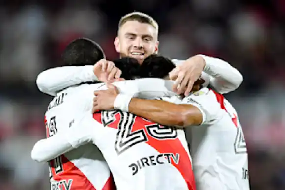River clasificó a octavos de final