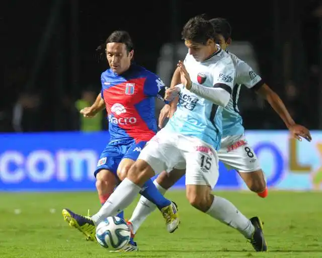 Tigre sigue sin ganar y Colón mantiene la punta