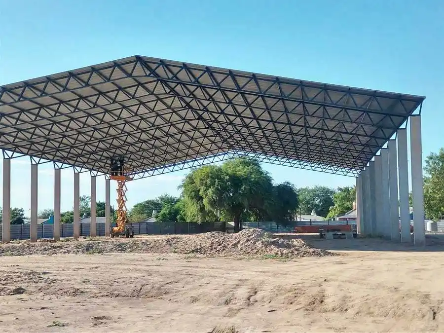 El polideportivo impulsado por
Ezequiel Palacios está en ejecución