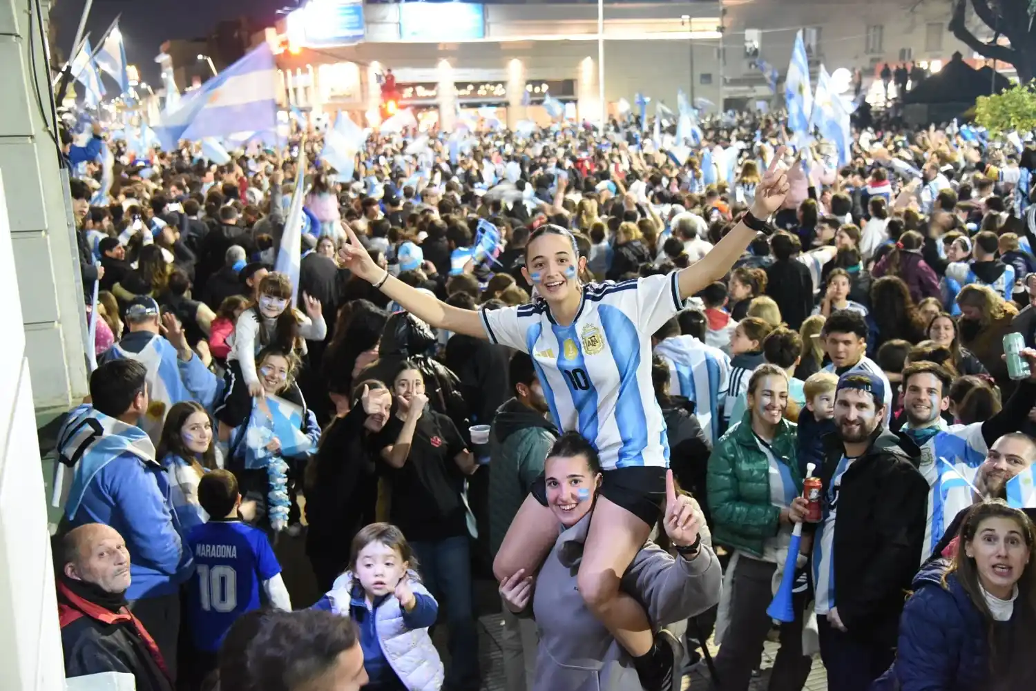 Las mejores imágenes de la fiesta en las calles tandilenses