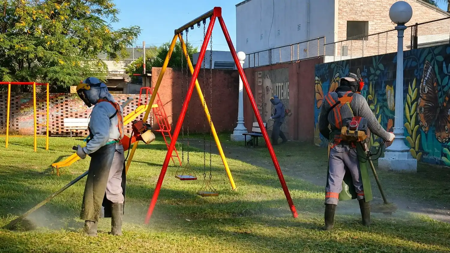 Rafaela: refuerzan el mantenimiento de espacios verdes en todos los barrios