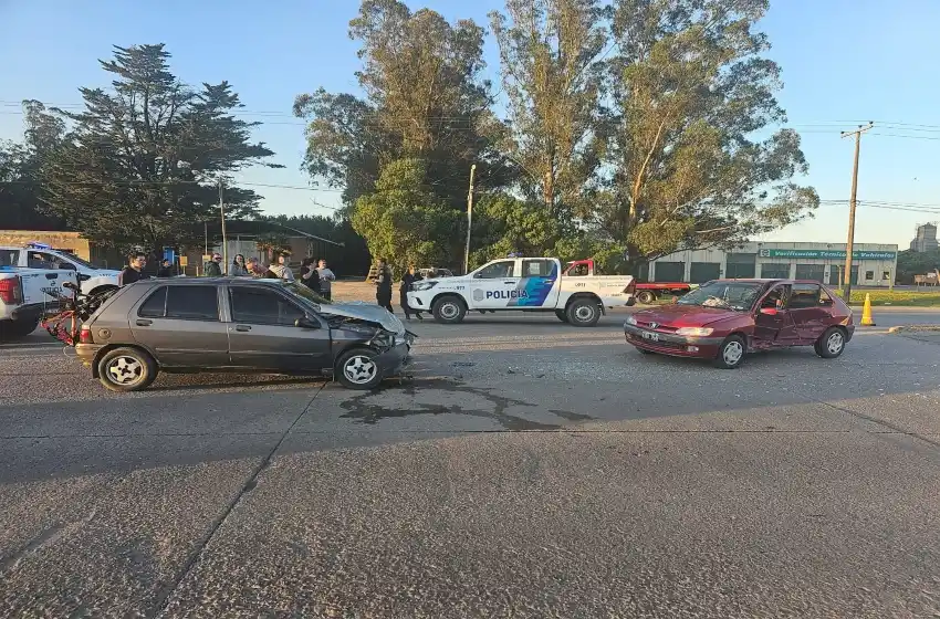 Fuerte choque en Ruta 88: una conductora fue trasladada al HIGA