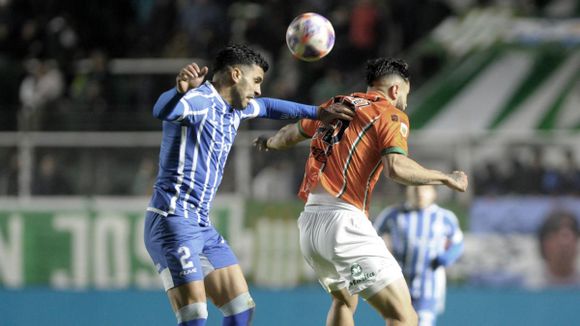 Godoy Cruz, de Mendoza y Banfield juegan en San Luis por el pase a "semis"