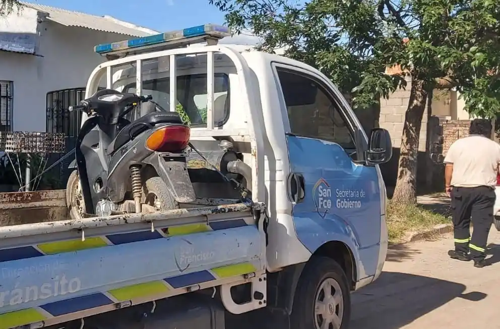 La moto fue secuestrada y trasladada a depósito municipal.