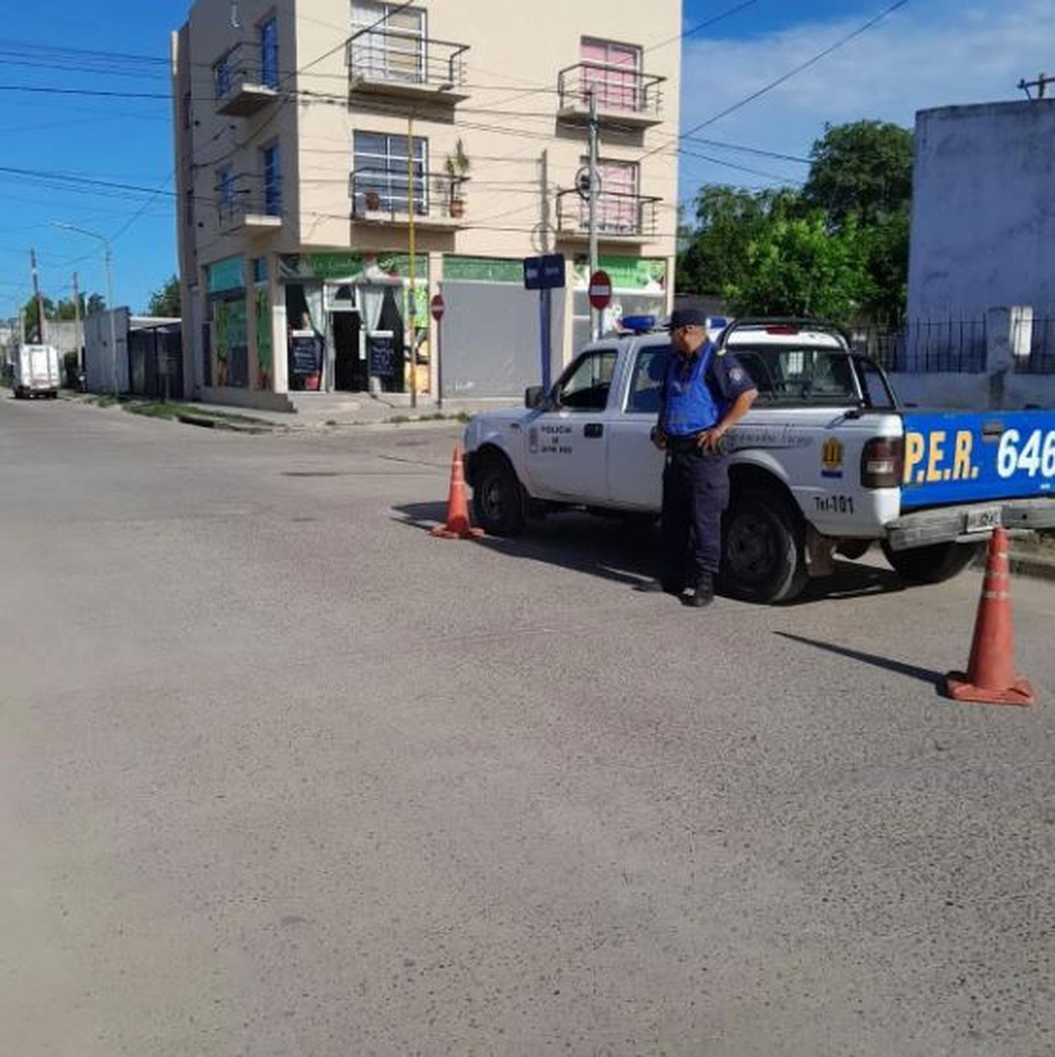 Detuvieron a una mujer por robar una amoladora y un gato hidráulico de una casa