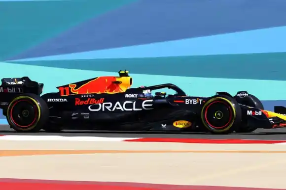 "Checo"Pérez el más rápido en la primera práctica en Barhéin
