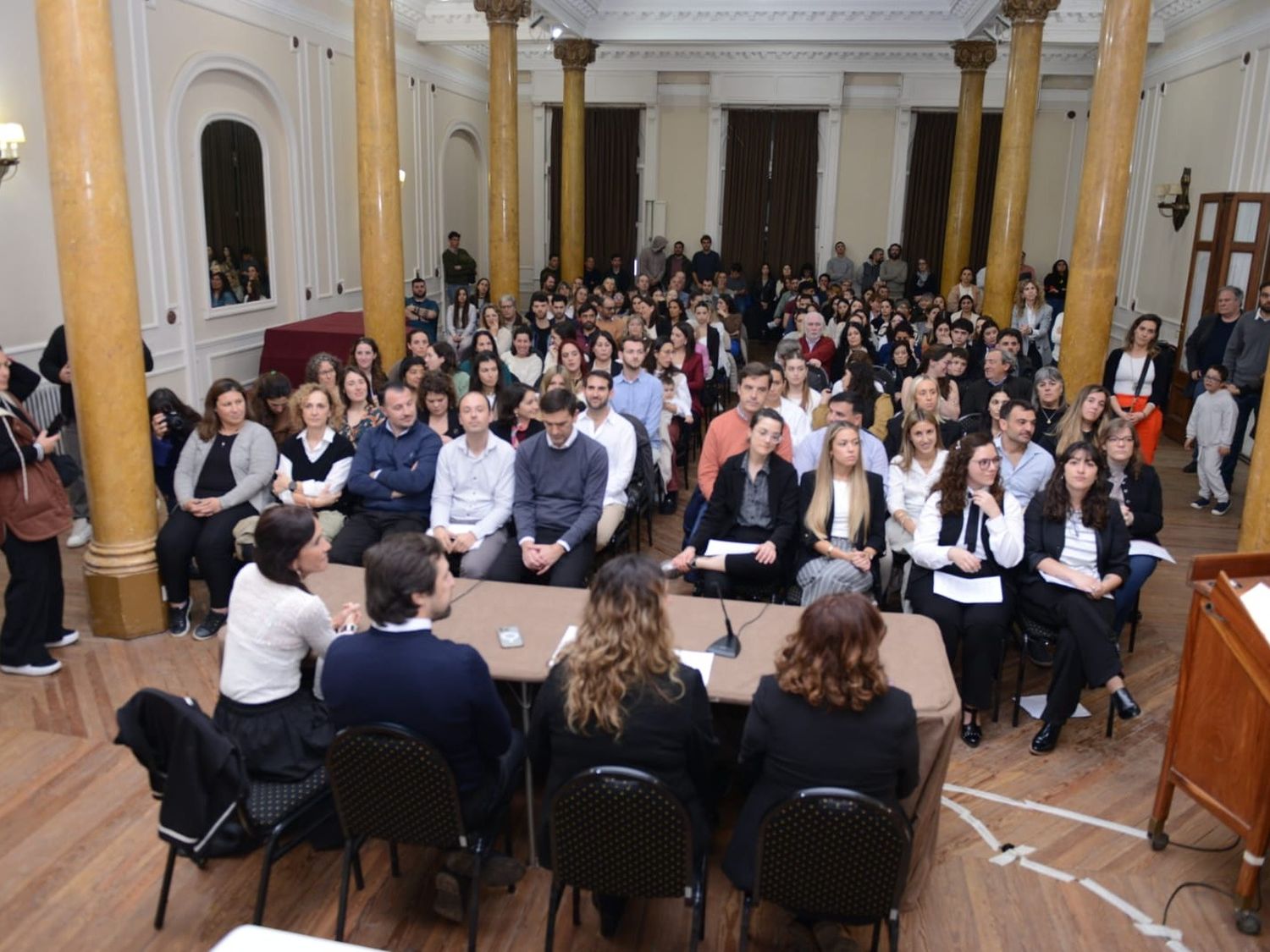 “Tenemos la enorme responsabilidad de cuidar esta salud pública de calidad que hemos construido”