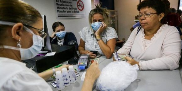 EXPUESTOS: ¿Por qué se contagian de COVID-19 los médicos venezolanos?