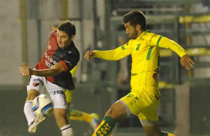 Colón lo dio vuelta y sumó de a tres en Varela 