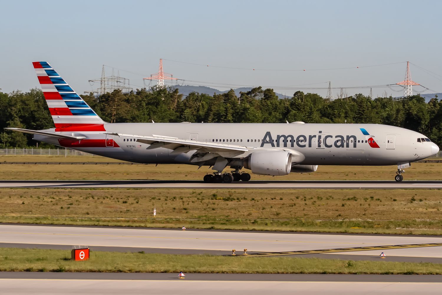 American Airlines inició sus vuelos estacionales entre Charlotte y Madrid