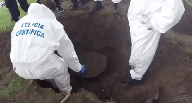 Qué había en el barril que desenterraron en un campo del Pata Medina