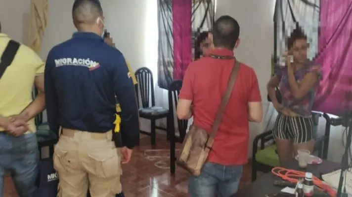 EN CONTRA DE SU VOLUNTAD hallan a cuatro mujeres venezolanas con un bebé encerradas en una casa en Cúcuta
