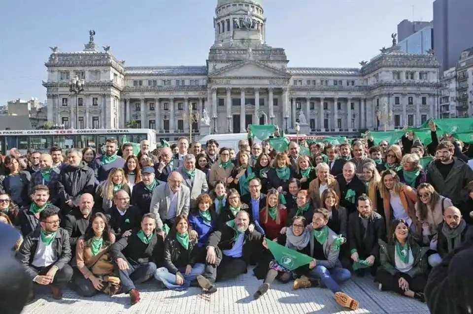 La foto de “Cambiemos por el #AbortoLegalYa”
