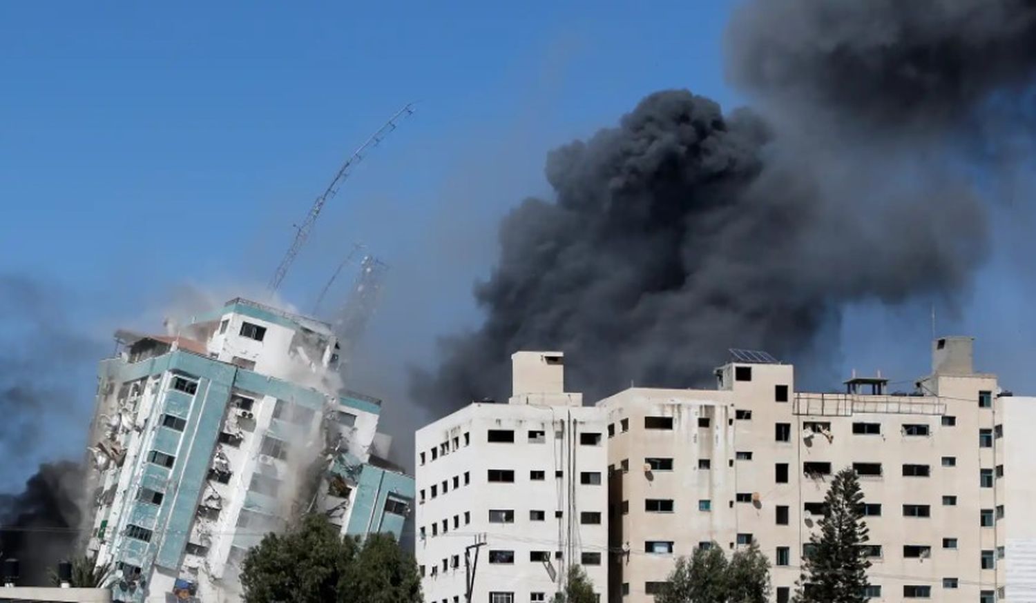 Nueva ofensiva de Israel sobre Gaza y cohetes cerca de Tel Aviv