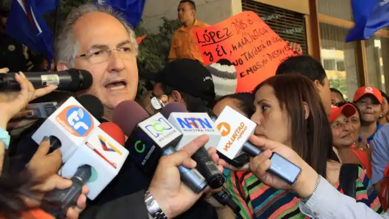 Ledezma desde la cárcel: “El único modo de recuperar la democracia en Venezuela es estar en la calle”