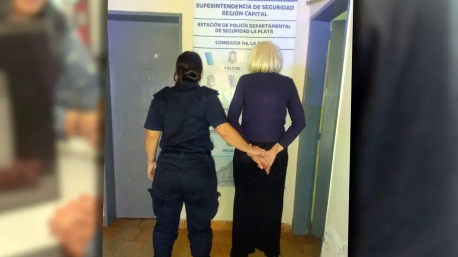 Intentó cometer una estafa en un banco de La Plata camuflada con una peluca, anteojos y barbijo
