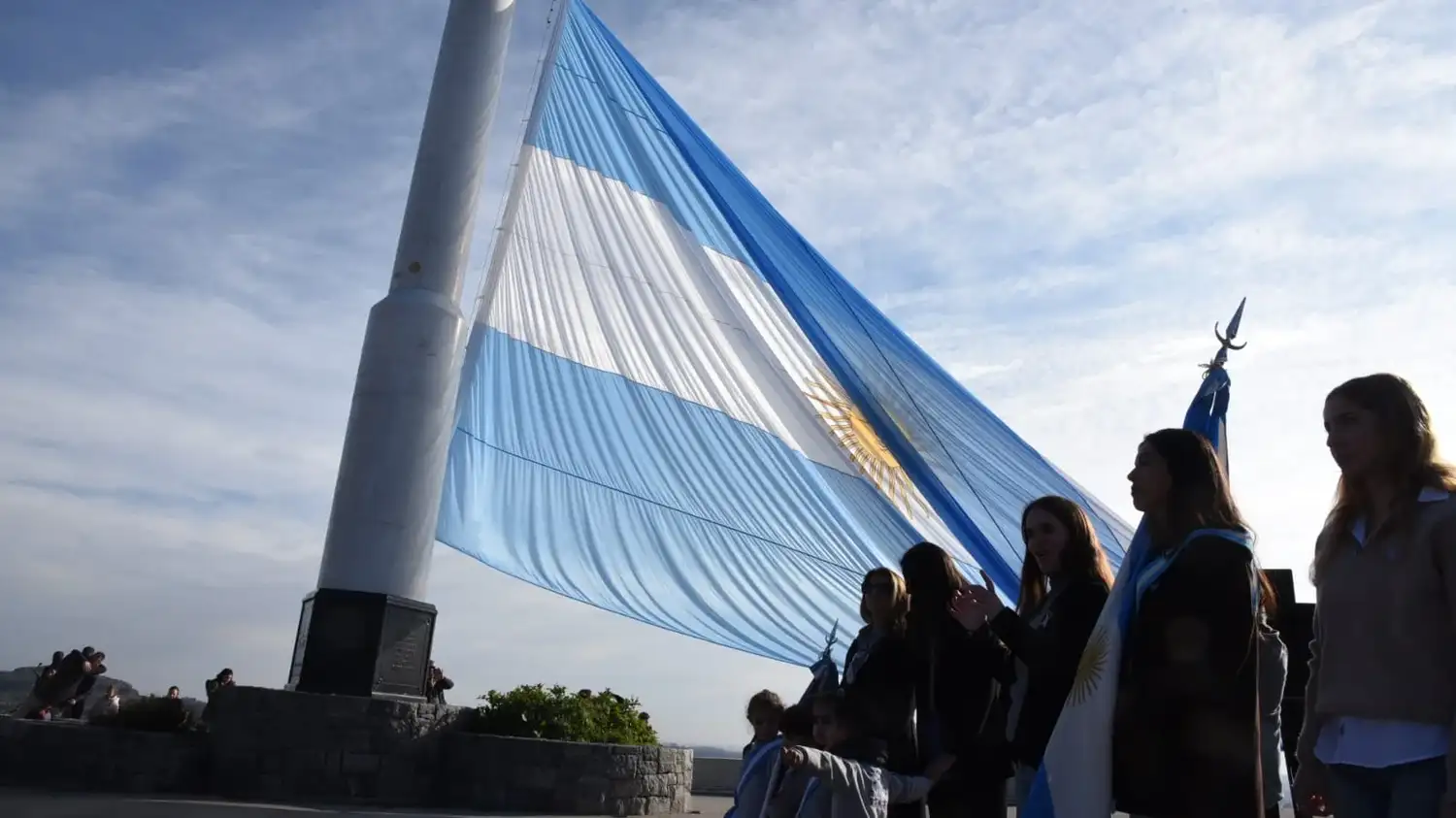 El Municipio conmemoró el Día de la Independencia con el acto oficial en el Parque Independencia.