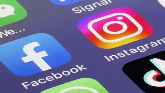 ¿Facebook e Instagram generan comportamientos adictivos entre los menores? La Unión Europea abre la investigación