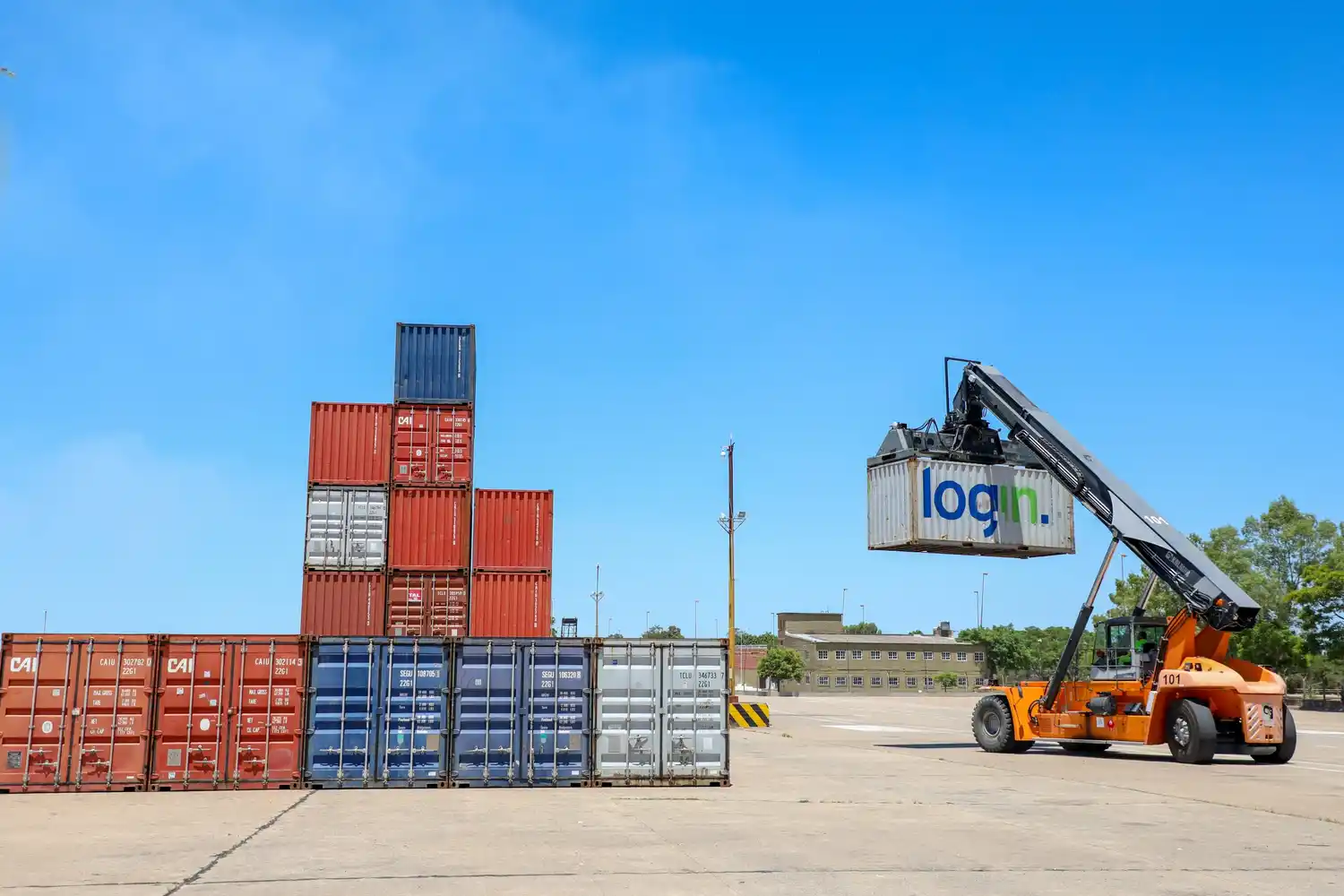 Puerto de Santa Fe: salió la segunda barcaza con contenedores con destino a Asia