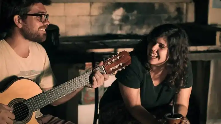 Músicos rosarinos se suben al escenario por la cantante que perdió su casa en un incendio
