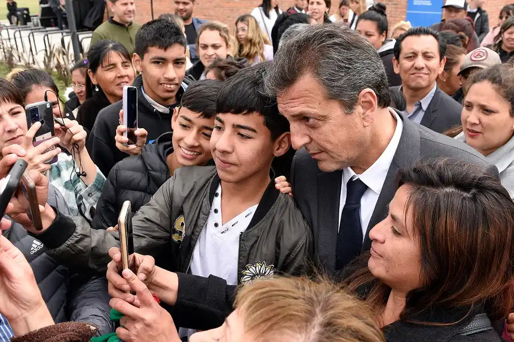 Sergio Massa participó de la inauguración de una escuela técnica en el municipio de San Miguel.