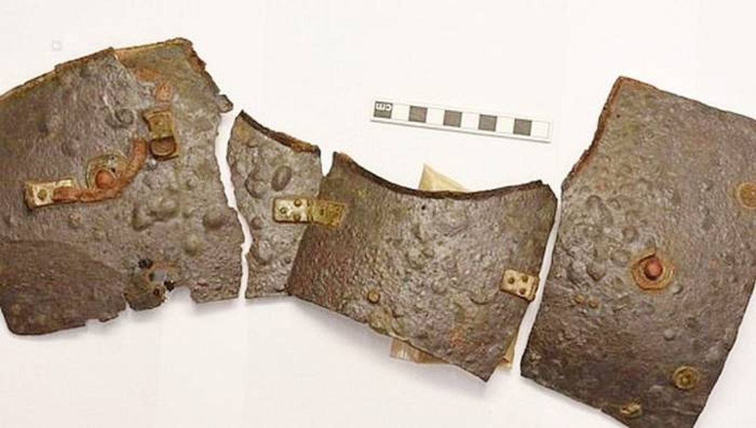 Descubren en Alemania la armadura romana más antigua y completa de la historia