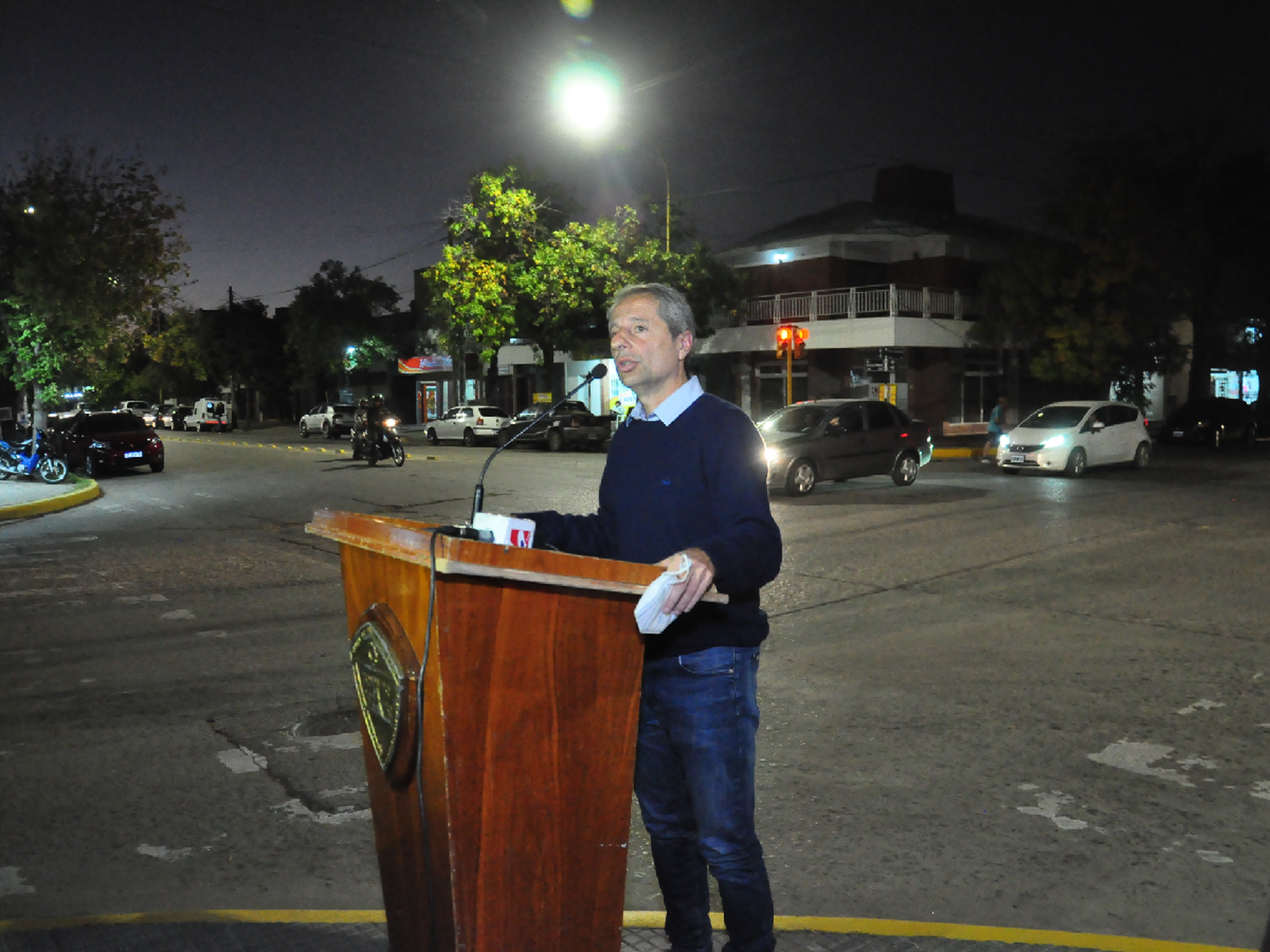 Bernarte  inauguró más luces  led 