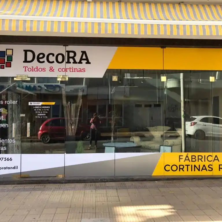 Robaron en un comercio céntrico y quedaron registrados por las cámaras