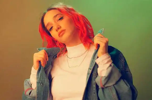 Ángela Torres presentó el video de "Guapo": un mensaje poderoso sobre el feminismo y la amistad