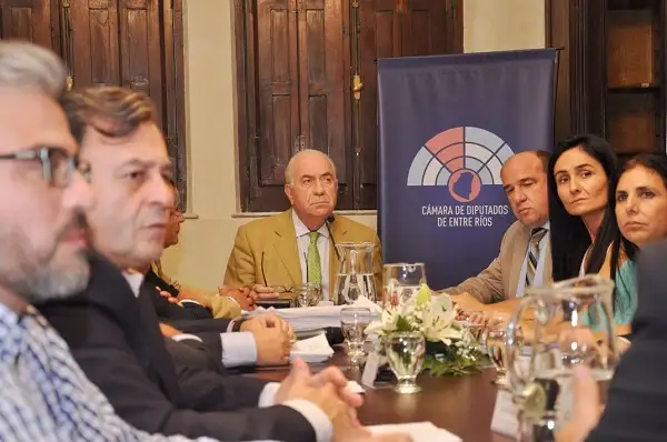 “No puedo considerarme víctima pero acá hay algo raro” 