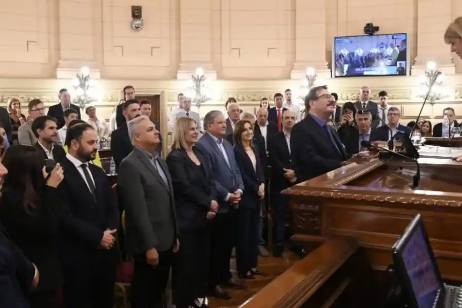 Juraron los senadores santafesinos de los 19 departamentos