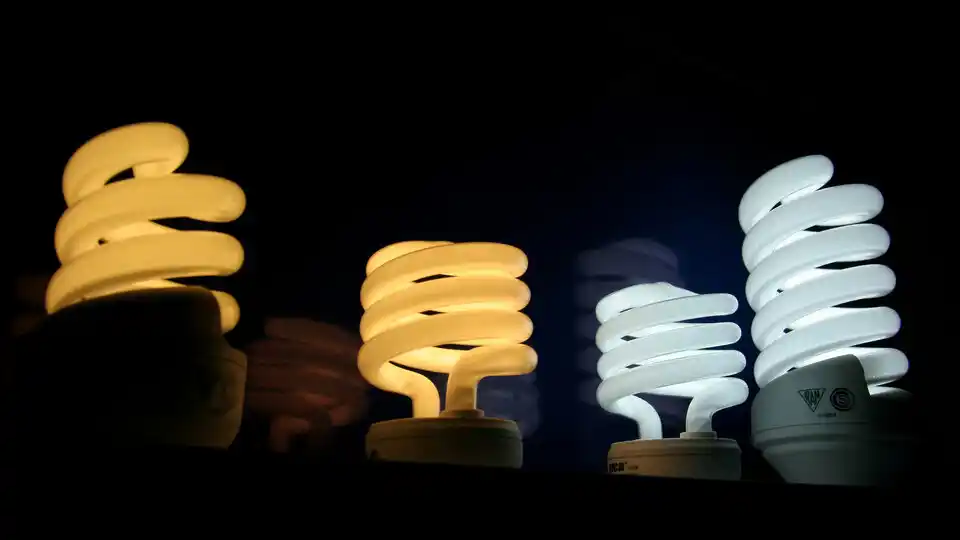 Electricidad: suman otro aumento de tarifa por resoluciones nacionales