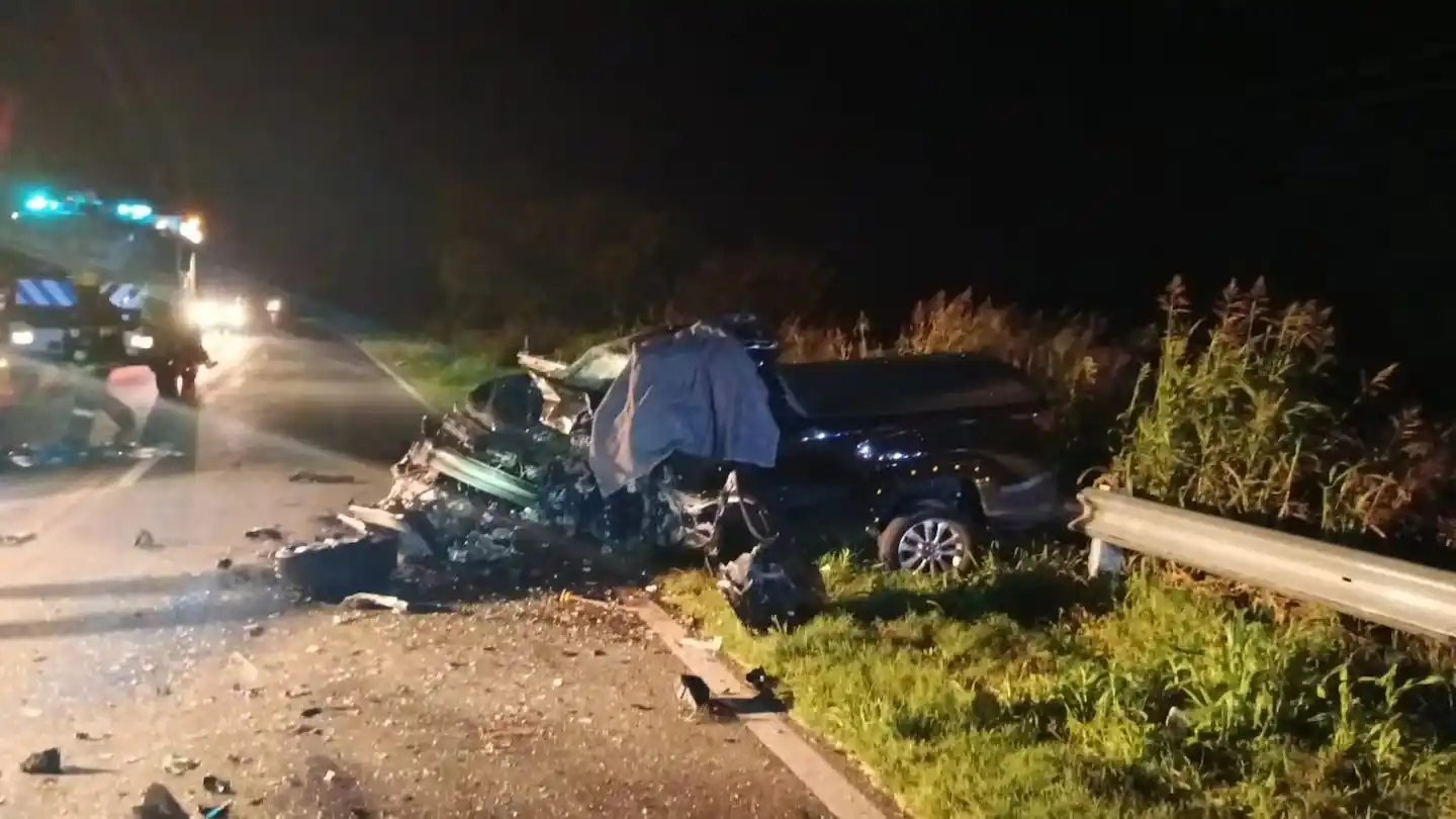 Uno de los vehículos involucrados en el fatal accidente.