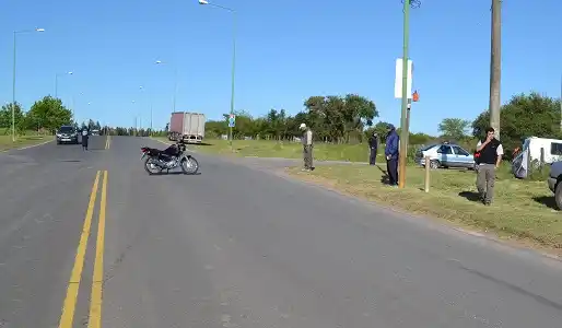 Dos jóvenes lesionados en accidente de tránsito