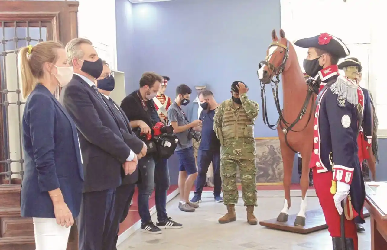 De recorrida por la provincia, el ministro de defensa de la Nación, Agustín Rossi visitó Concordia