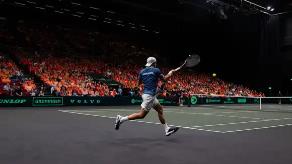 Cerúndolo jugó a gran nivel y dejó a Argentina 2-0 ante Países Bajos por la Copa Davis