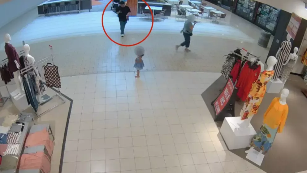 Captan intento de secuestro de una niña en centro comercial de Estados Unidos
