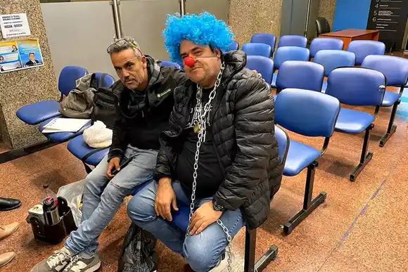 Un empresario sanlorencino que se encadenó en una secretaría de la Nación porque no lo dejan importar