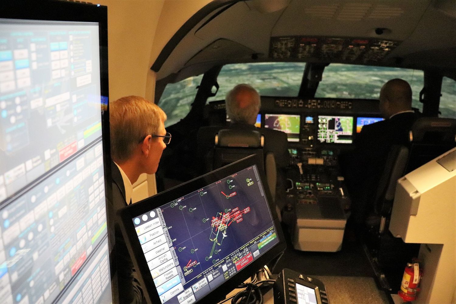 Porter Airlines unveiled North America’s first E195-E2 simulator