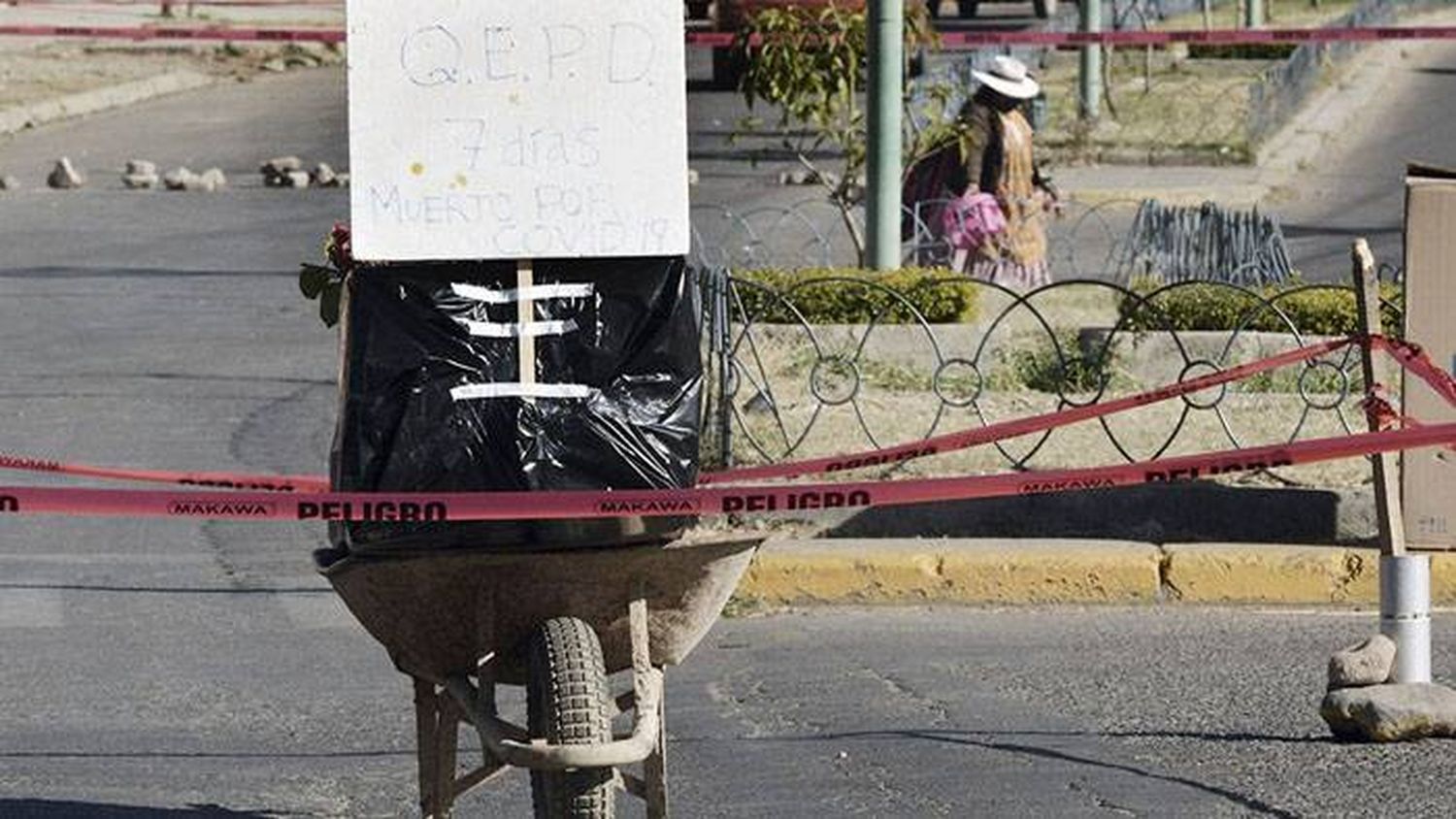 Cadáveres en las calles por el colapso del sistema funerario de Bolivia