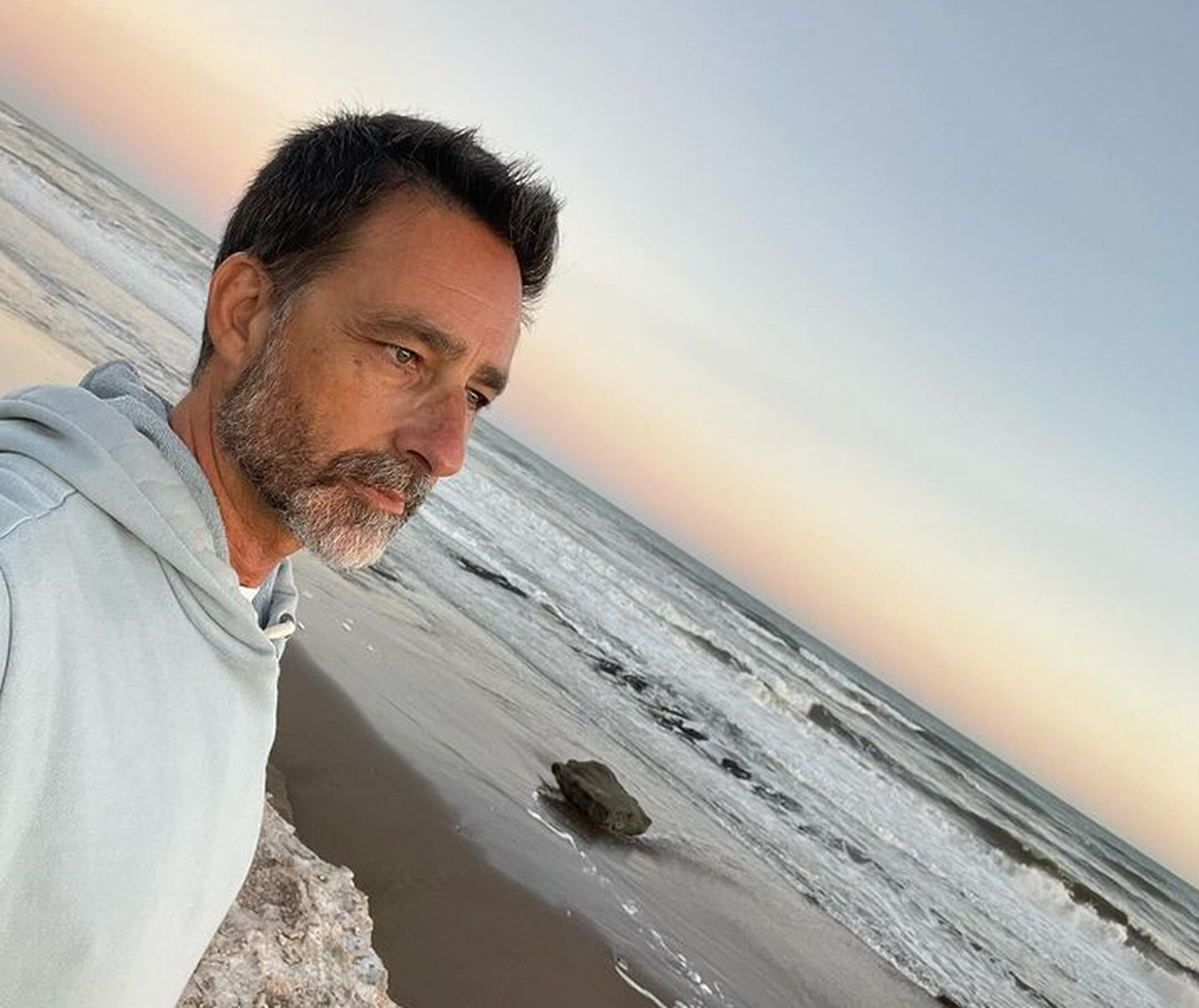 Pablo en las playas de Quequén